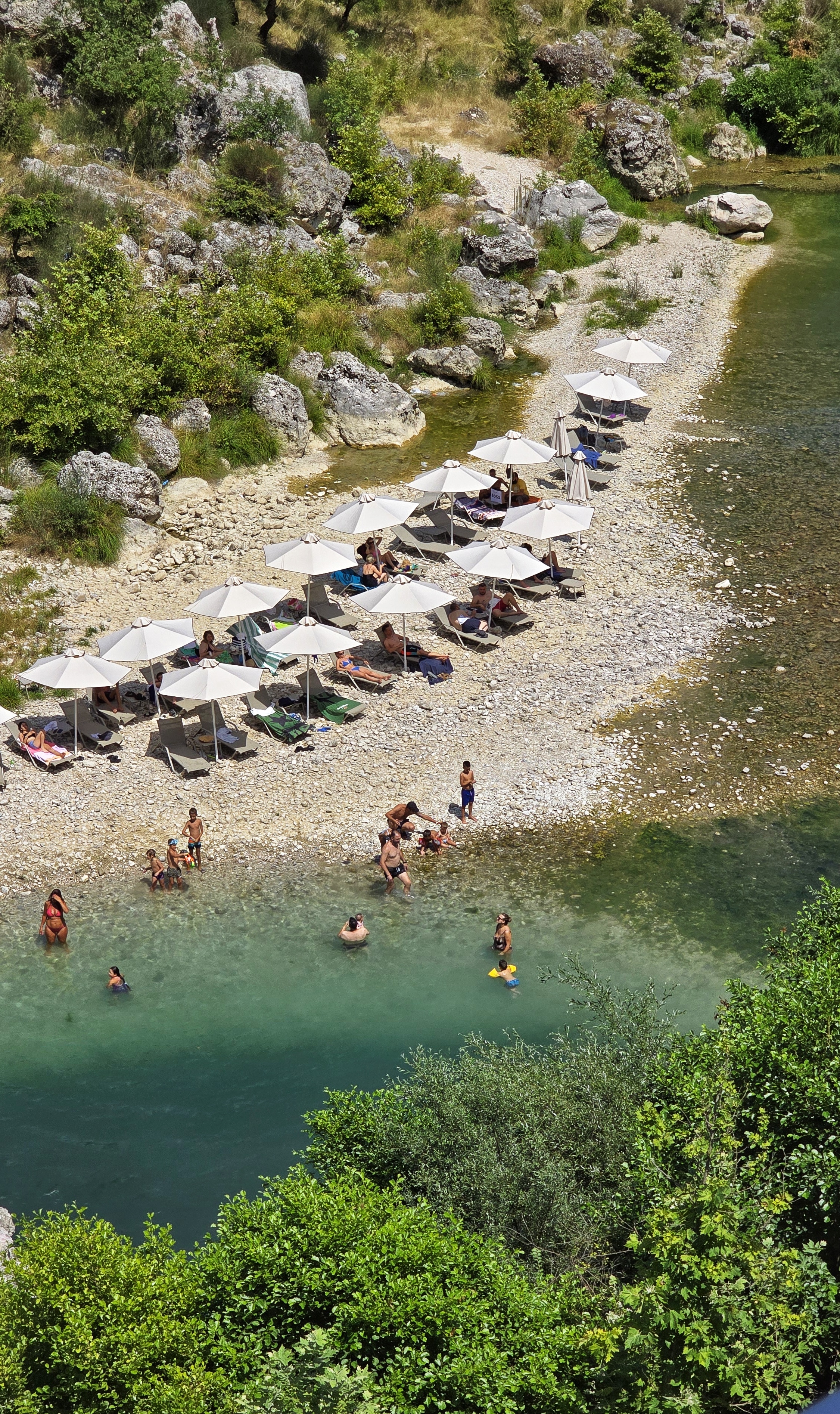 Uji i ftohte Tepelene 4